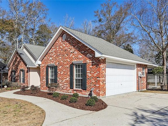 2nd image of 3 Magnolia Ridge Ct