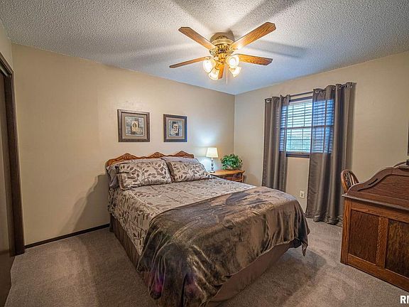 2nd image of 1007 W Harlem Ave
