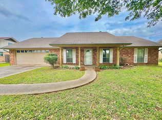 1417 Forest Ln, Sulphur, LA 70663