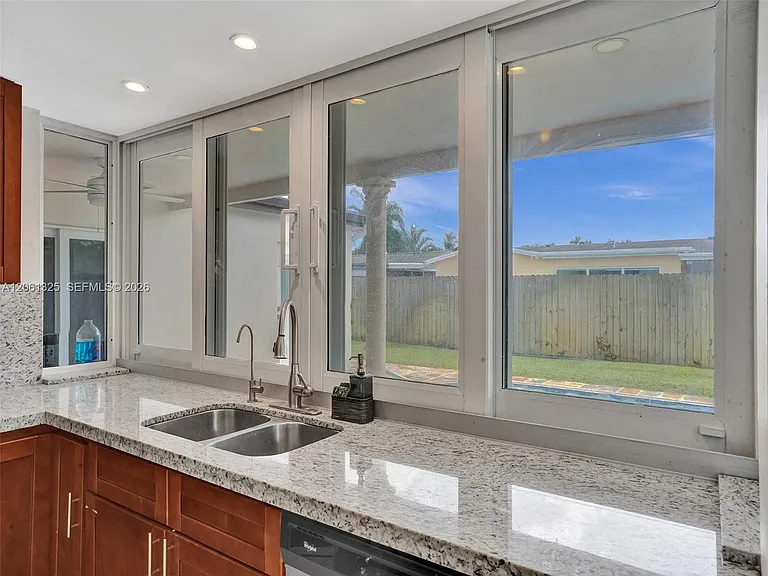 7600 Grandview Blvd — Photo 6