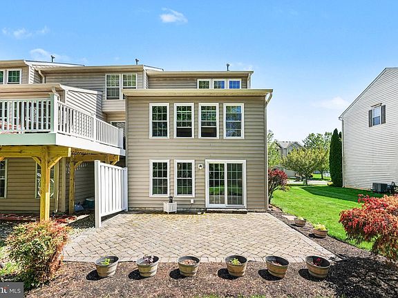 3rd image of 14 Dare Ln
