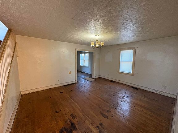 4th image of 1031 7th St W