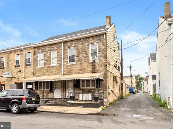 12 Mott St, Trenton, NJ 08611