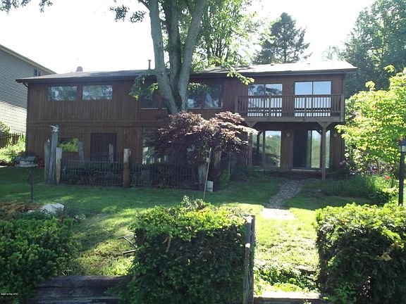 2nd image of 24976 Lake Shore Dr