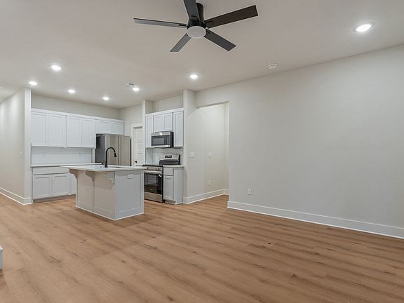 4th image of 1851 Lapis Ave