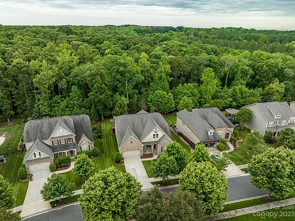 3rd image of 4122 Deer Track Ct