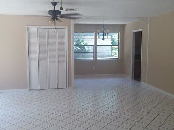 5th image of 2215 Middle Creek Dr