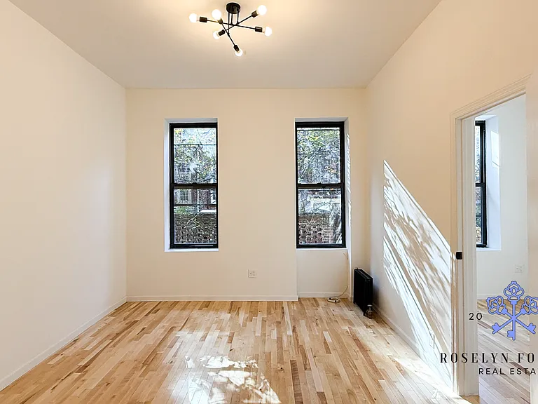 312 W 20th St #1D — Photo 2