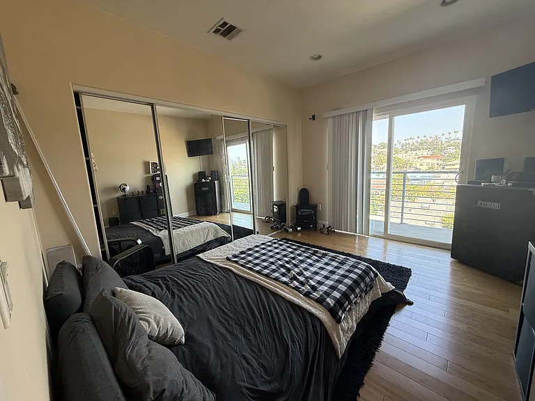 1436 Lake Shore Ave #2 — Photo 4