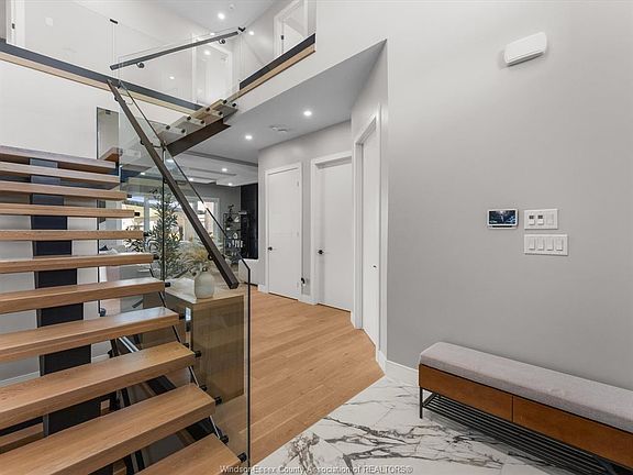 3rd image of 4970 Terra Bella Dr