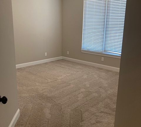 5th image of 100 Hexham Dr #3