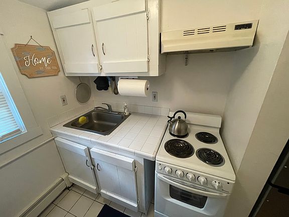 3rd image of 136 Mount Hermon Way #3