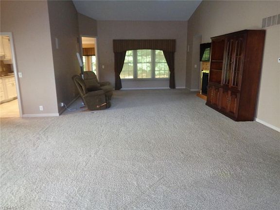 2nd image of 230 Blue Winged Dr
