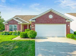 6113 Pebblebrooke Rd, Whitestown, IN 46075