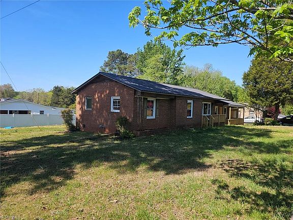 2nd image of 101 Markwood Ln