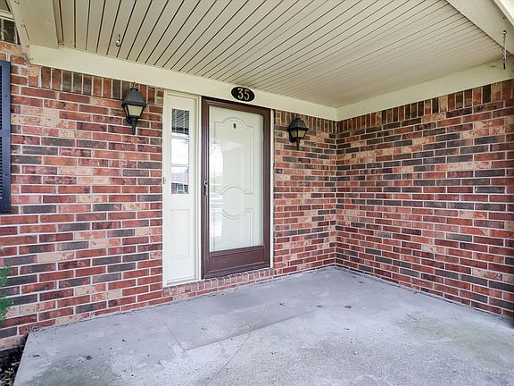 3rd image of 35 Village Ct