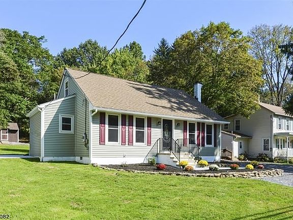 4th image of 38 Buckley Ave