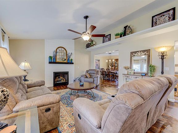4th image of 1015 Huntington Dr