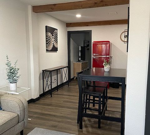 Entry to kitchen