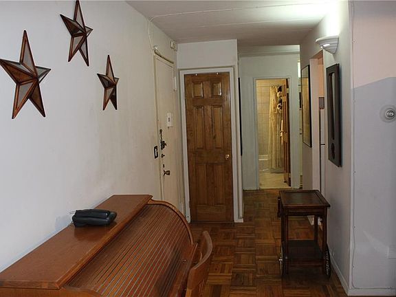 4th image of 372 Central Park Ave APT 2L