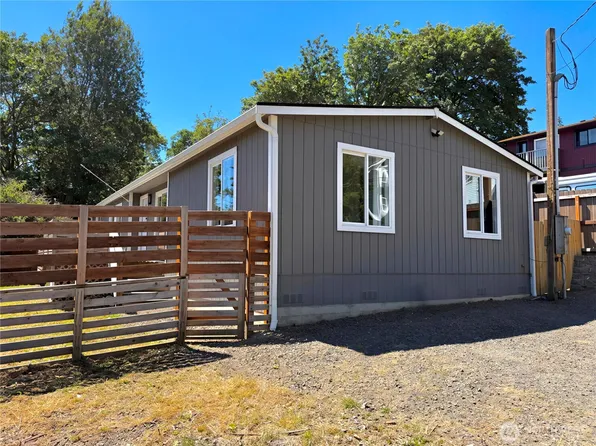 6589 NE Center Street, Suquamish, WA 98392