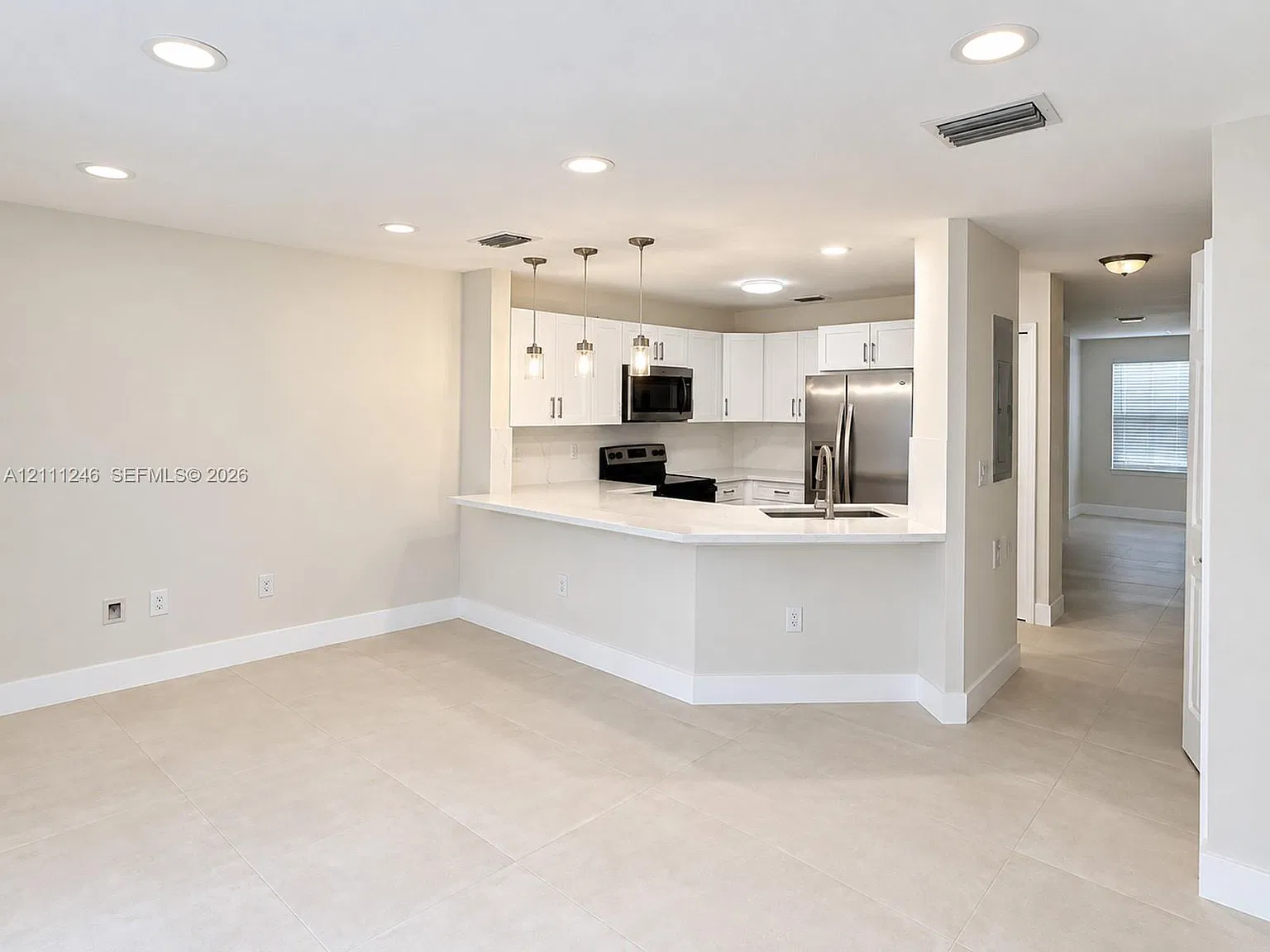 Melrose Point Condo — Photo 4