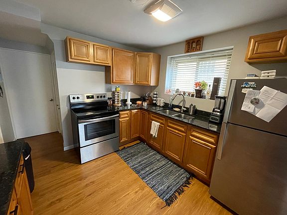 3rd image of 5839 N Cicero Ave #B