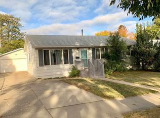 1508 8th St SW, Minot, ND 58701