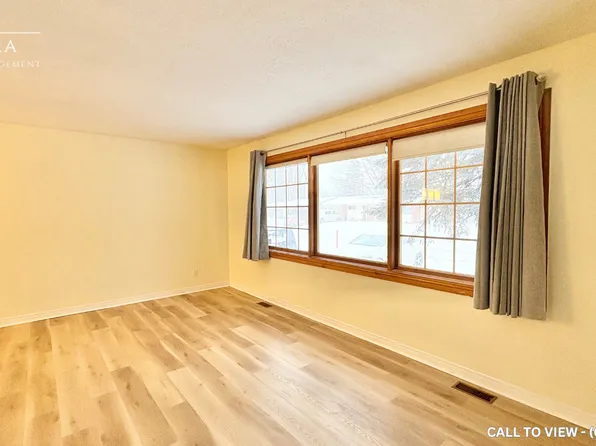 2424 Howland Ave #1, Ottawa, ON K1G 1J5