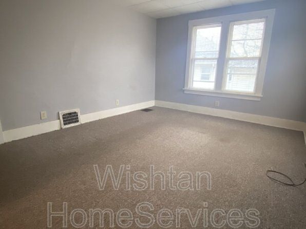 209 Chandler Blvd #C, Macomb, IL 61455