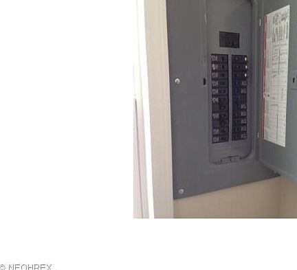 4th image of 25551 Chatworth Dr