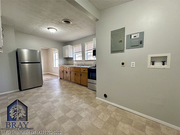 5th image of 1353 Willow St