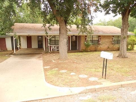 1st image of 215 Rosewood Dr