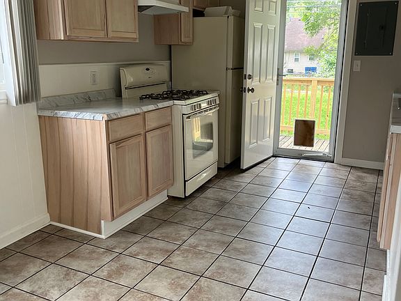 5th image of 21441 Atlantic Ave