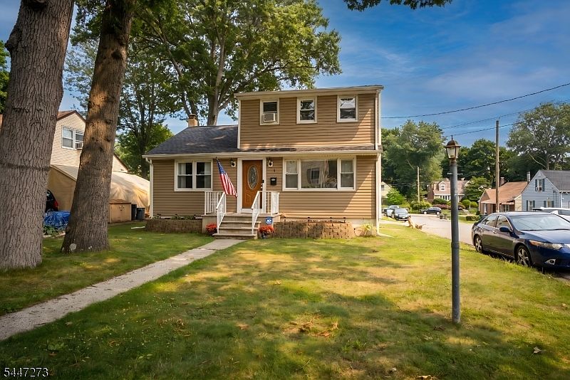 1st image of 1 Oak Ln