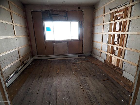 2nd image of 328 Hazle St