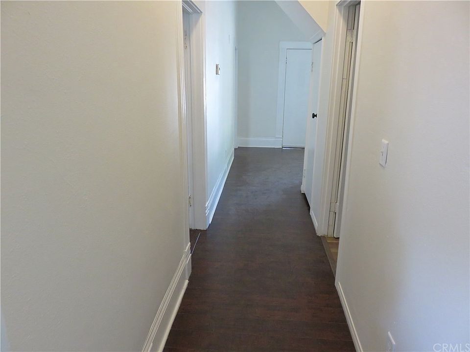 1st image of 415 E 8th St #415