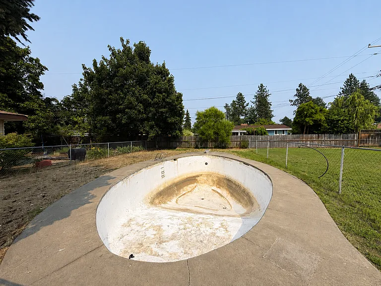6724 N Winston Dr — Photo 12