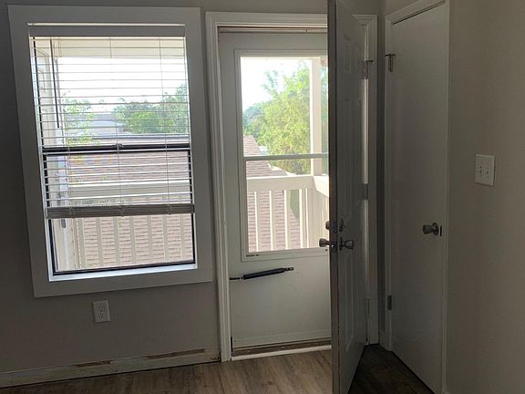 4th image of 1271 Redwood Ln APT E