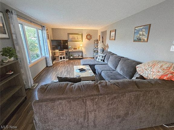 5th image of 4036 Kenyon Ave