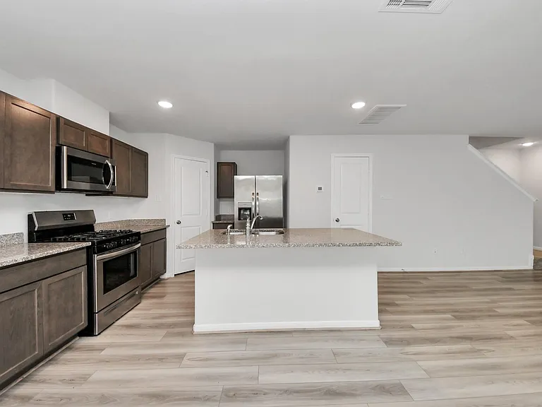7027 Cedar Breeze Ct — Photo 25
