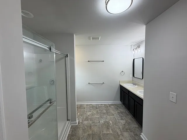 736 Landmark Cv — Photo 6