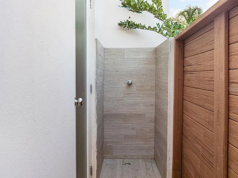 251 Dorado Bch E — Photo 42
