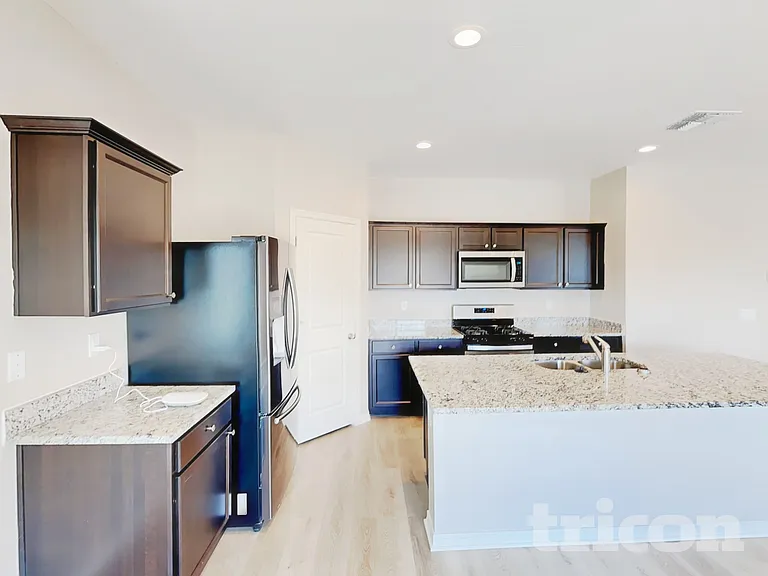 379 W Mammoth Cave Dr — Photo 5