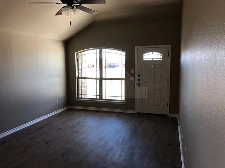 4314 Hunters Place Dr — Photo 4