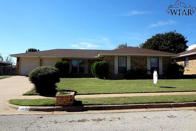 1st image of 4714 Lois Ln