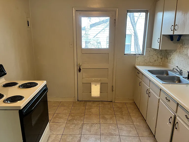 17205 W 12th Ave #2 — Photo 5