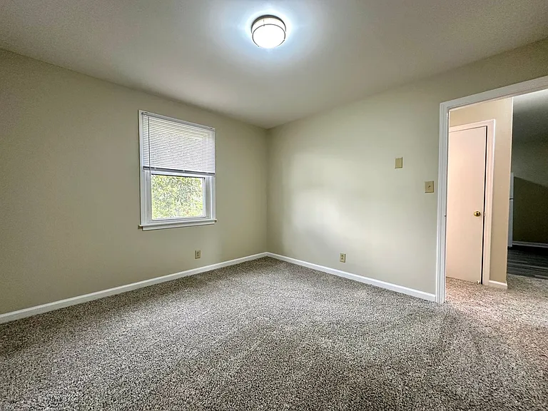 1906 Batts Ln — Photo 21