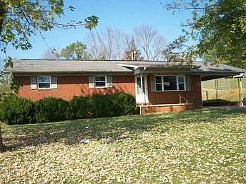1st image of 110 Robert E Lee Dr