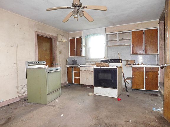 5th image of 174 S Fillmore Rd
